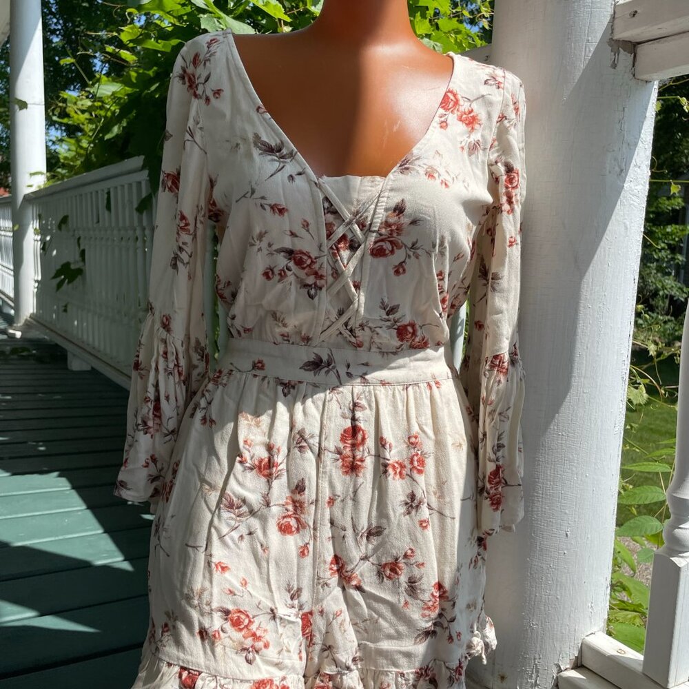 American Eagle Floral Long Sleeve Romper XS